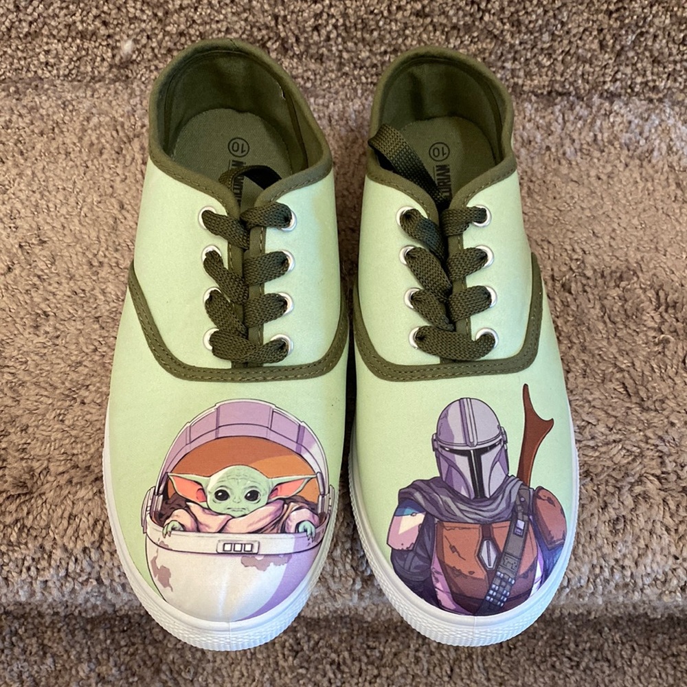NWT Mandalorian sneakers sz 10